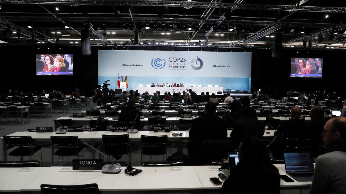 Konference o klimatických změnách končí bez výsledku. Byla odložena na příští rok
